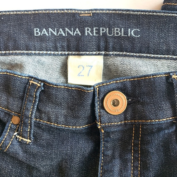 Banana Republic • Dark Wash Boot Cut Jean - Picture 5 of 8